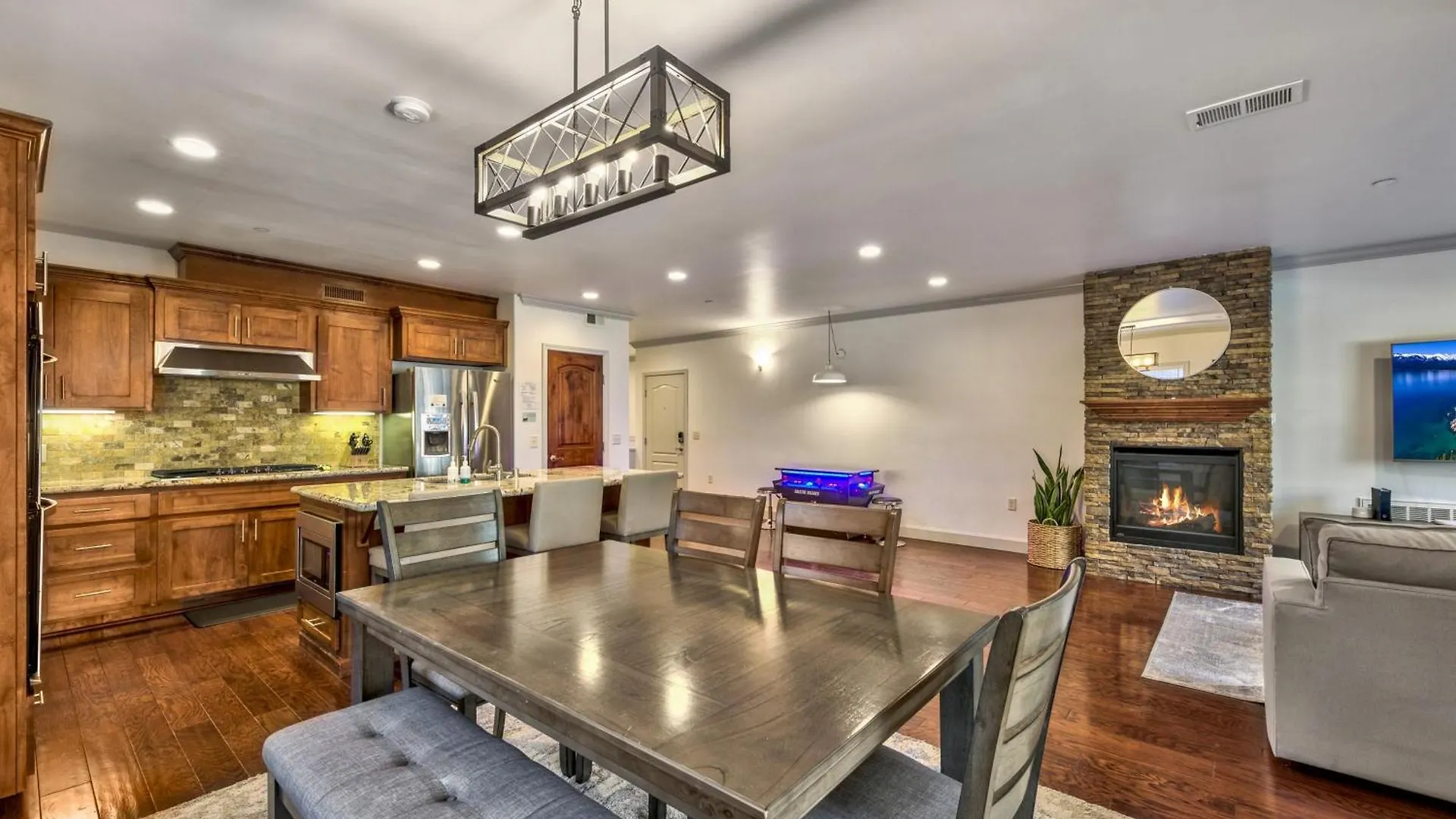 Tahoe Woods 501 - Location Spacious Walk To Beach South Lake Tahoe 0*,  Estados Unidos da América